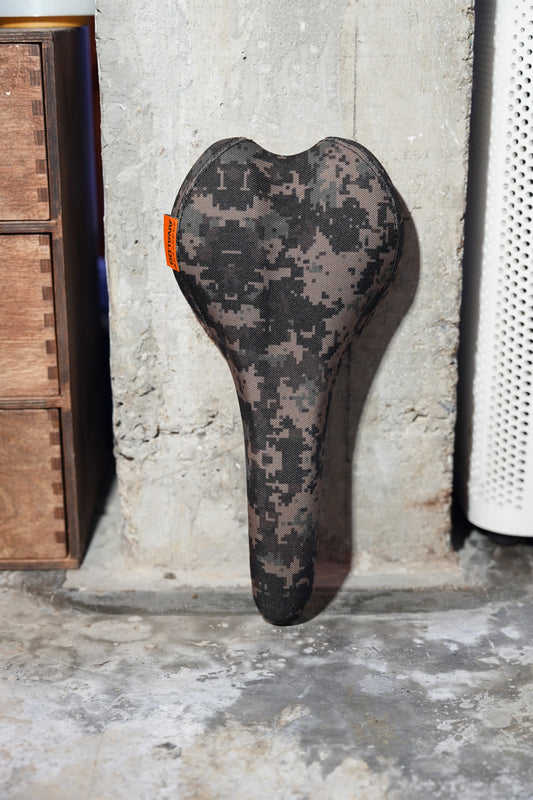 Analog Pill Camo Saddle